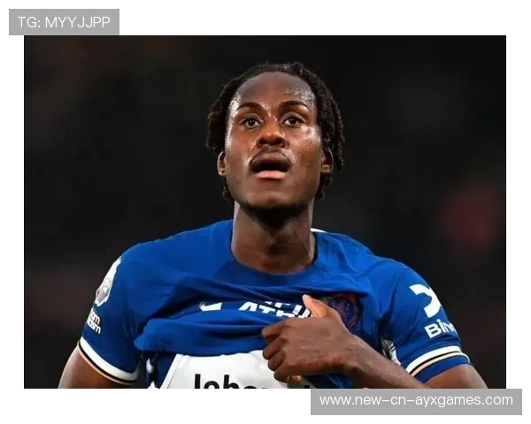 切尔西查洛巴头槌展现空中优势 切尔西查洛巴头槌展现空中优势