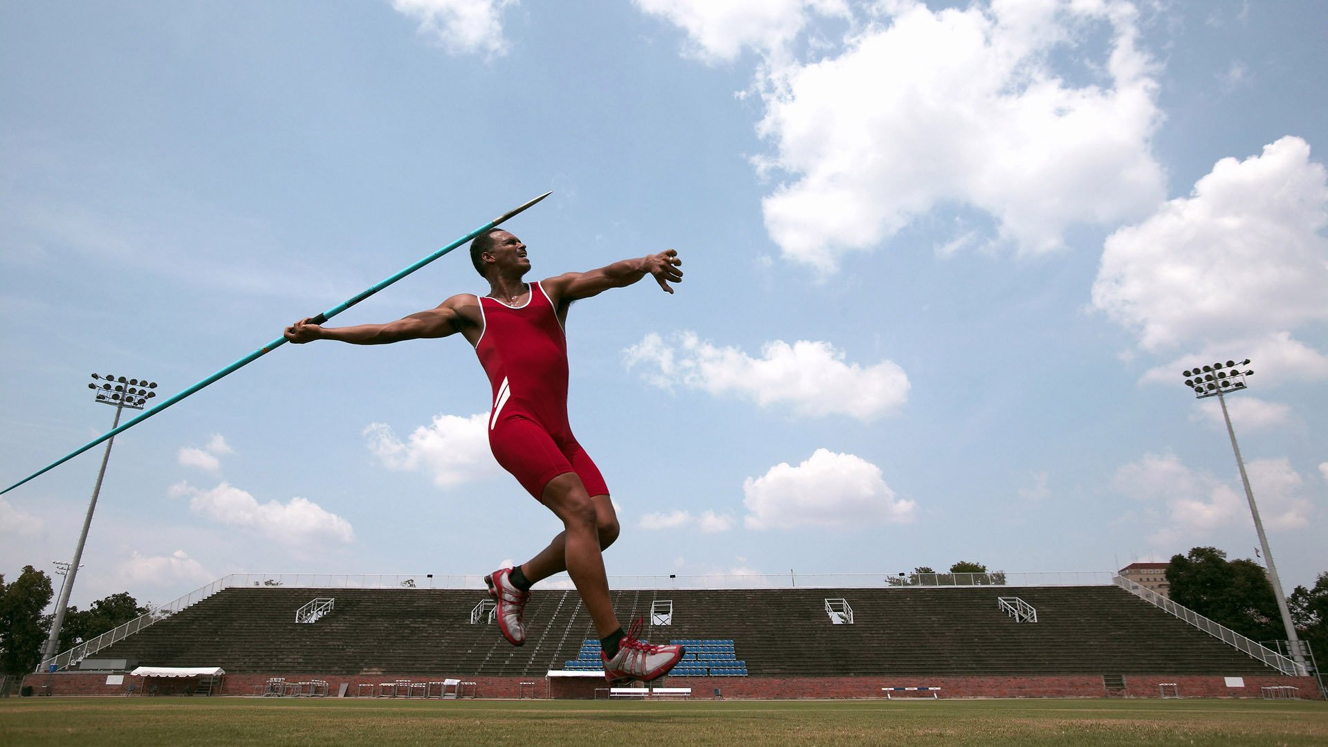 欧冠十六强抽签：曼城遭遇利物浦 “英超内战”提早上演欧战舞台